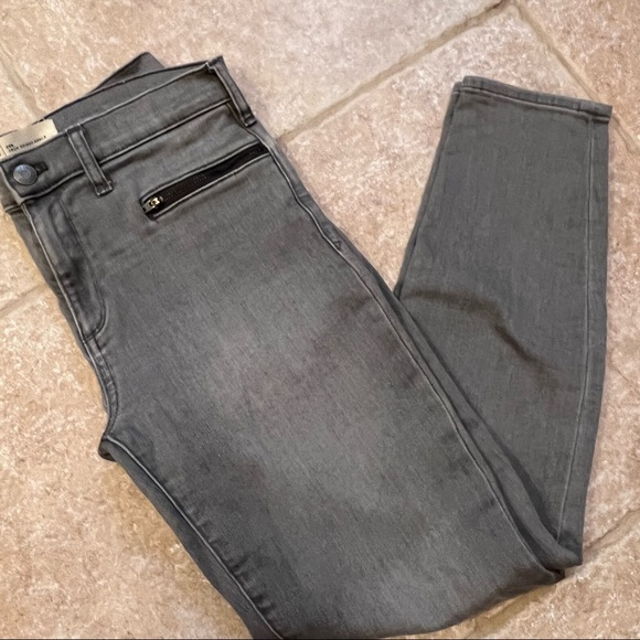 Gap True Skinny Ankle Jean in Grey. Zipper Detail Sz. 8 - Picture 4 of 10